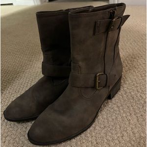 Gray Chinese Laundry Boots Size 8 (39) Great Condition Barely Worn